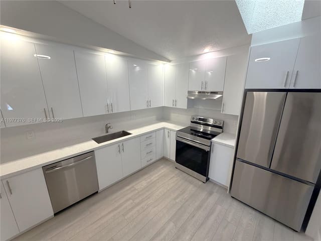 1439 Captains Walk 20D, Fort Pierce, FL 34950