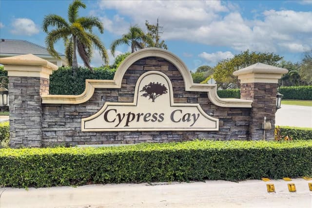 7675 NW 71st Terrace, sold in Cypress Cay 156-35 B, Parkland, FL