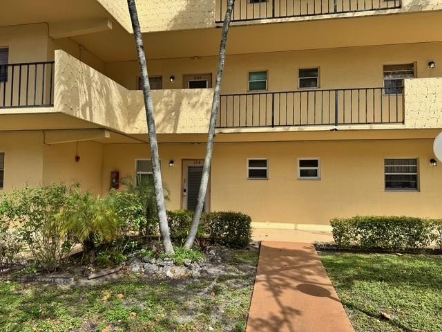 351 Cambridge Road 104, Hollywood, FL 33024, Hollywood
