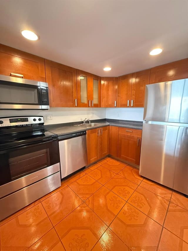 13499 Biscayne Boulevard 1114, North Miami, FL 33181