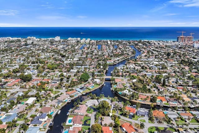 1004 SE 11th Street, sold in Cove 5th Sec, Deerfield Beach, FL