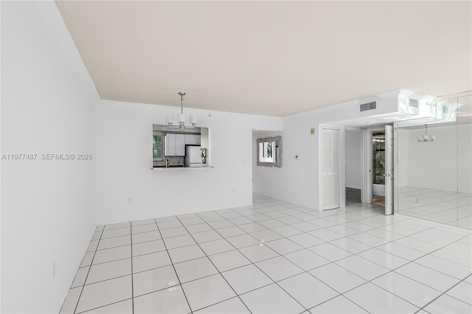 7800 Collins Avenue 302, Miami Beach, FL 33141 photo 4