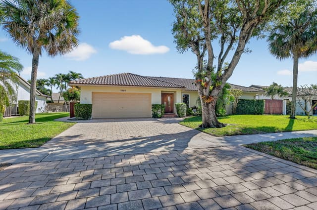 1966 SW 8th Avenue, sold in Camino Lakes Unit 02, Boca Raton, FL