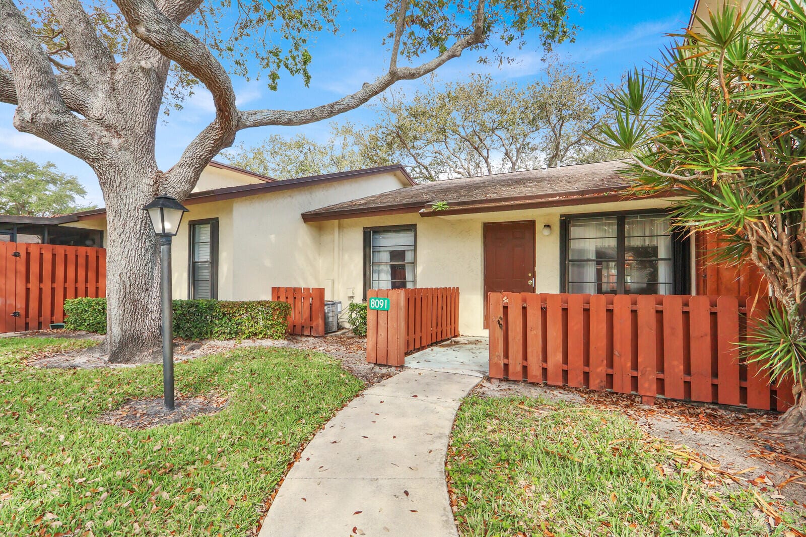 8091 SE Villa Circle — photo 2