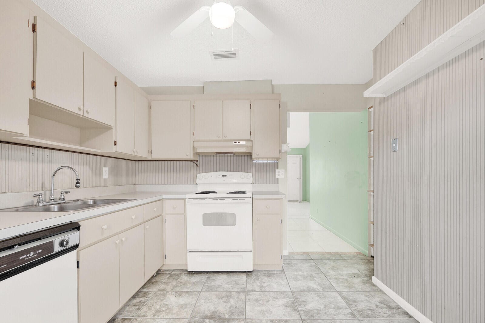 8091 SE Villa Circle — photo 9