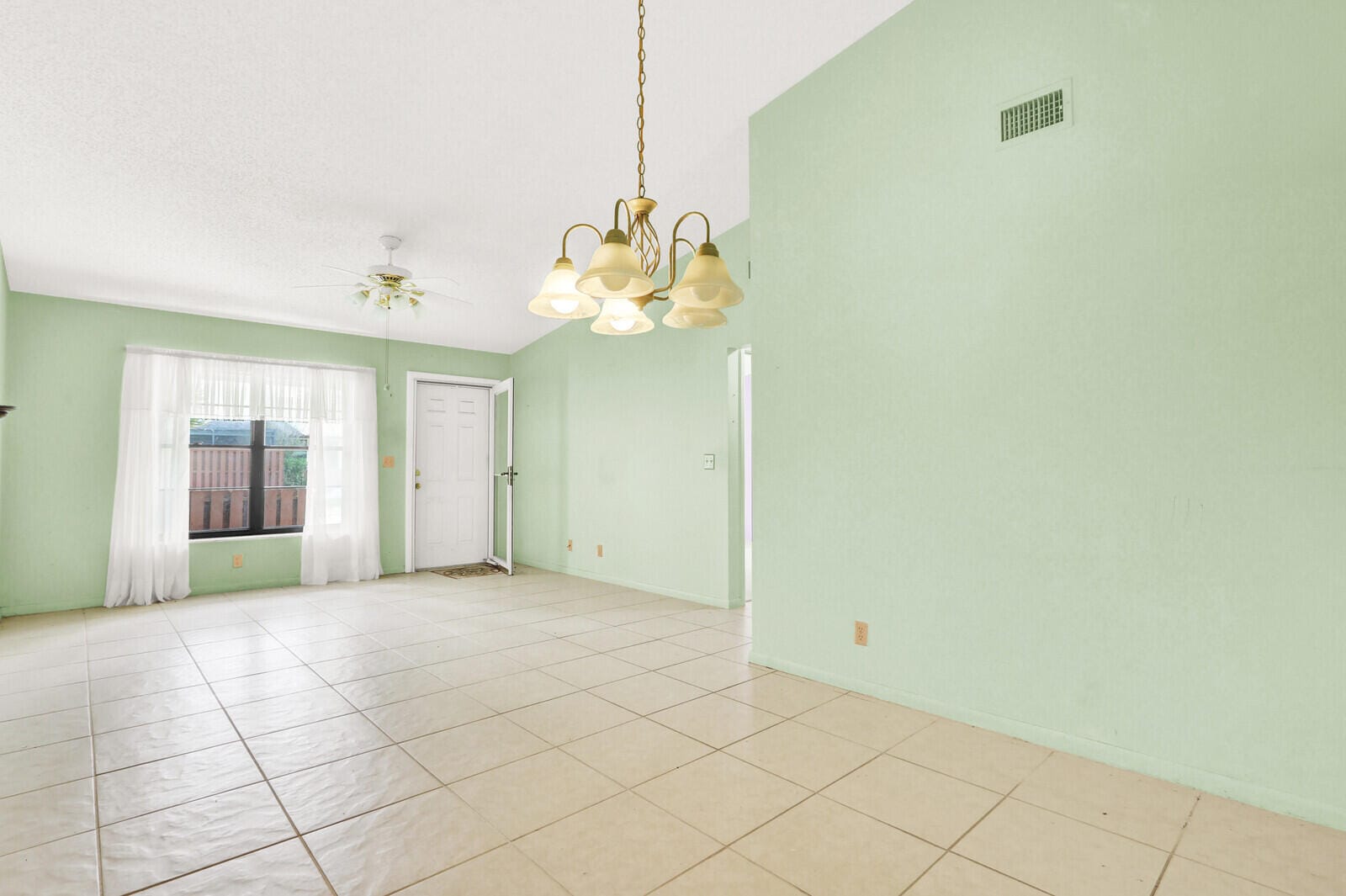 8091 SE Villa Circle — photo 4