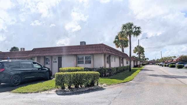 5775 Fernley Drive 88, Cresthaven Condo Townhomes, West Palm Beach, FL