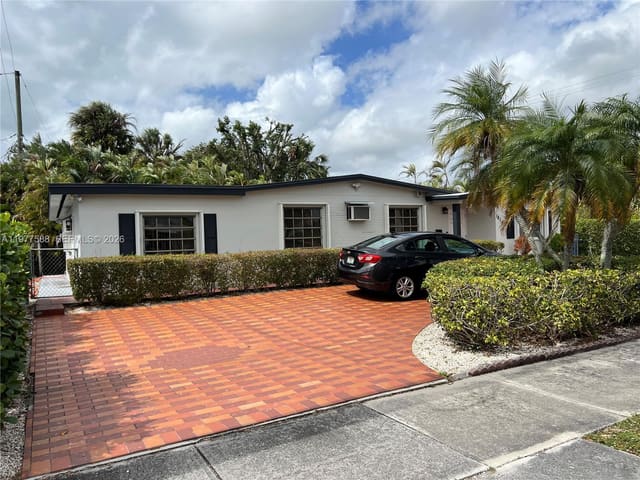 18160 NW 82nd Avenue, sold in Palm Springs North Sec C, Hialeah, FL