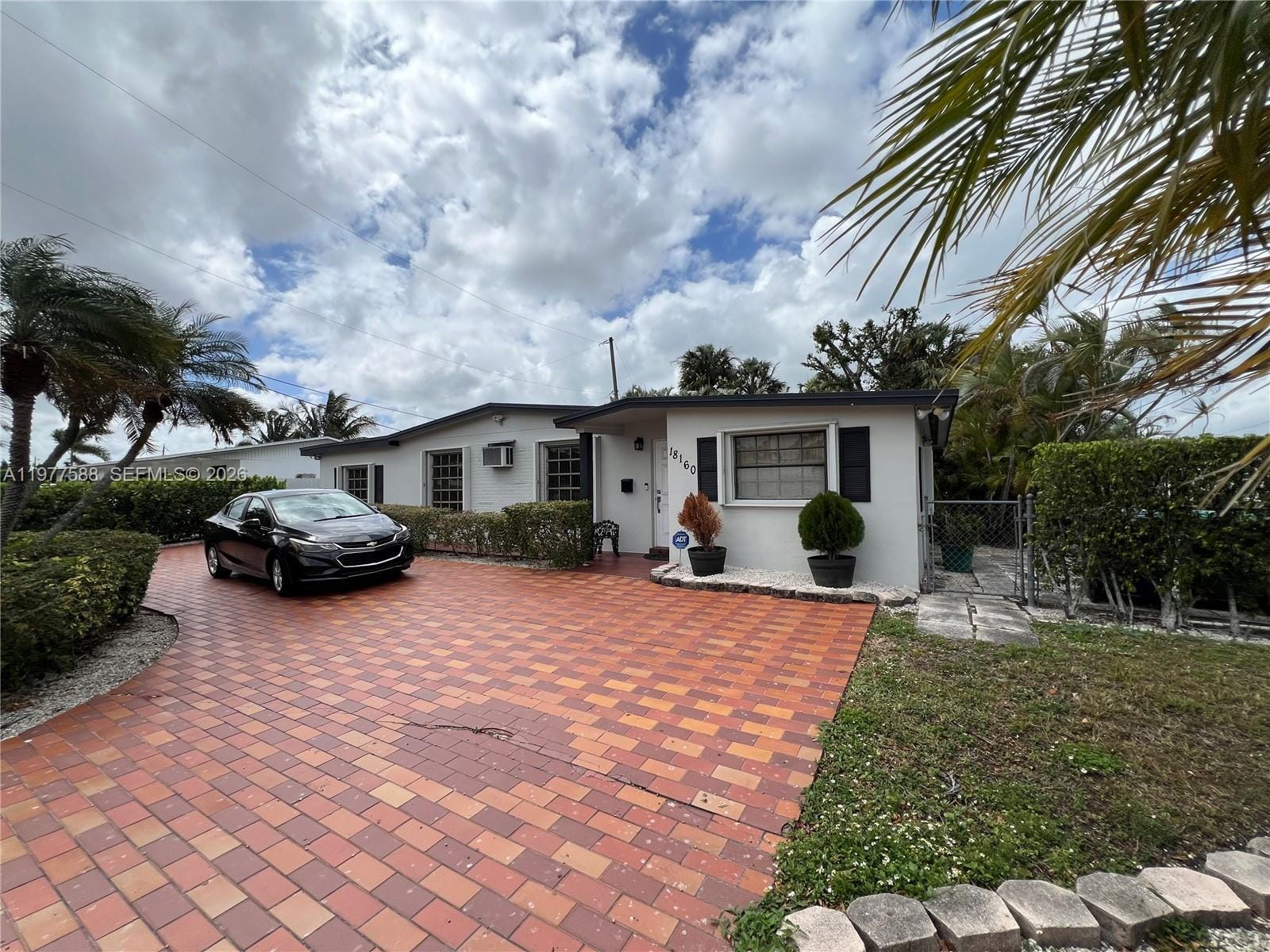 18160 NW 82nd Avenue, Hialeah, FL 33015 photo 2