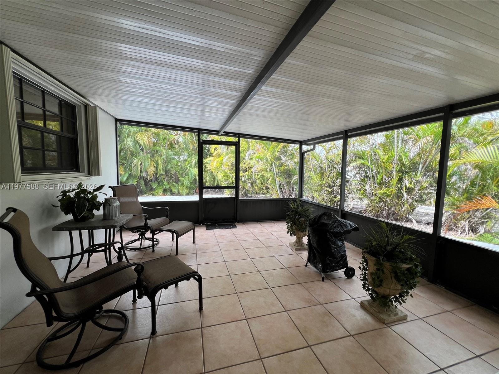 18160 NW 82nd Avenue, Hialeah, FL 33015 photo 15