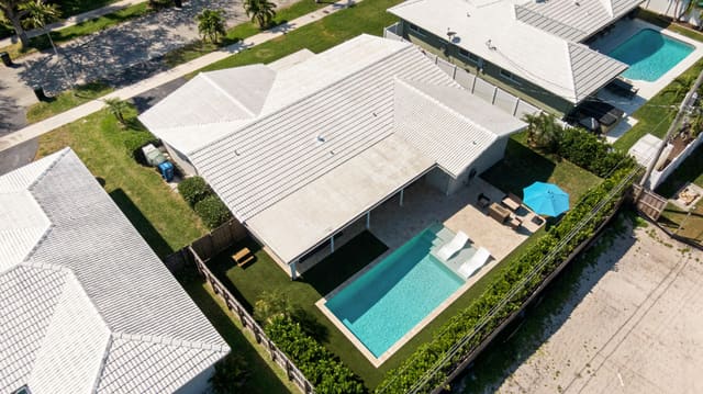 2119 NE 56th Place, sold in Imperial Point 3rd Sec, Fort Lauderdale, FL