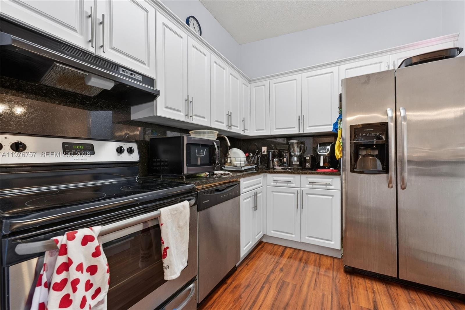 9748 S Belfort Circle 201 — photo 3