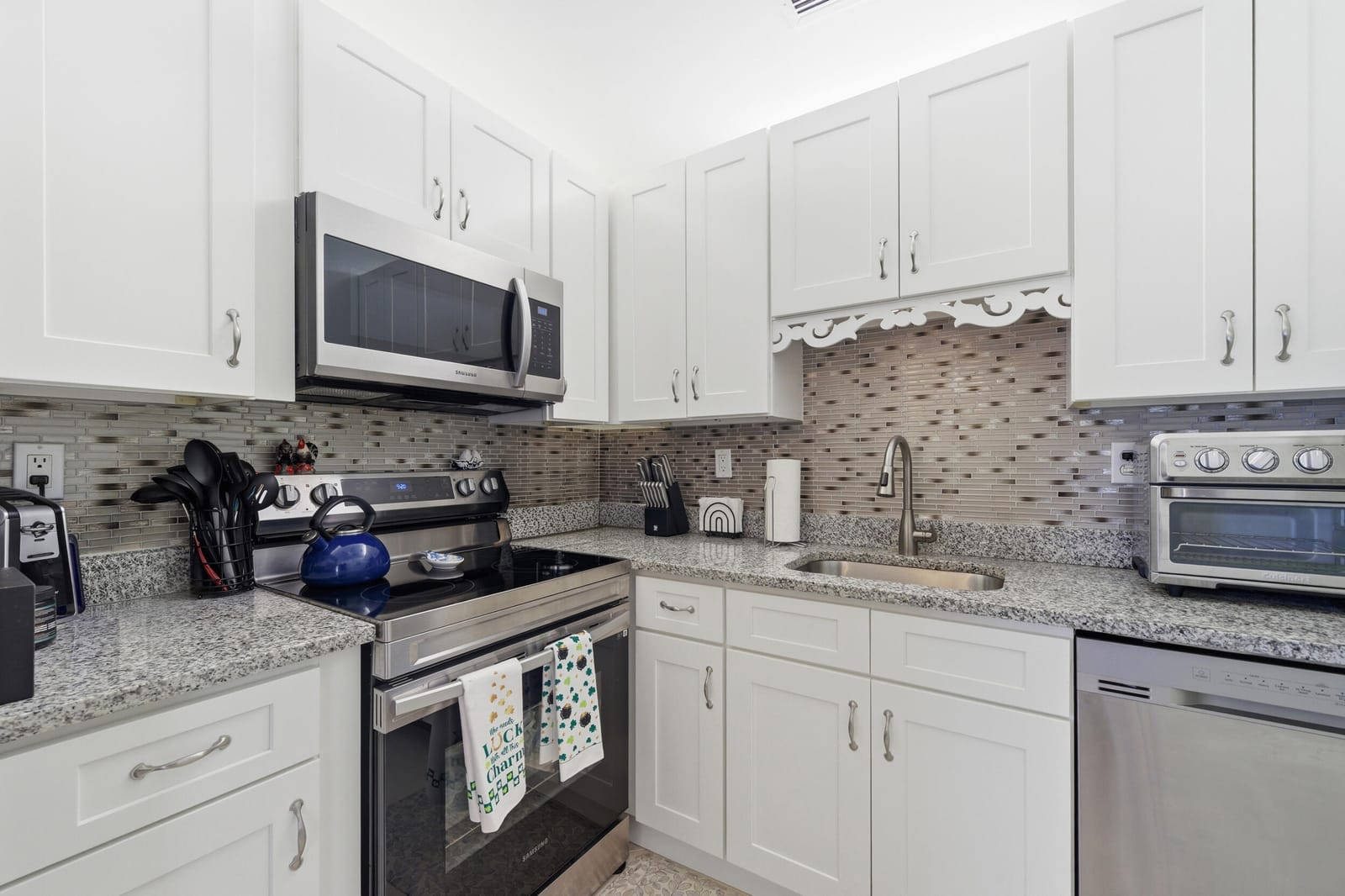 815 Flanders Q — photo 10