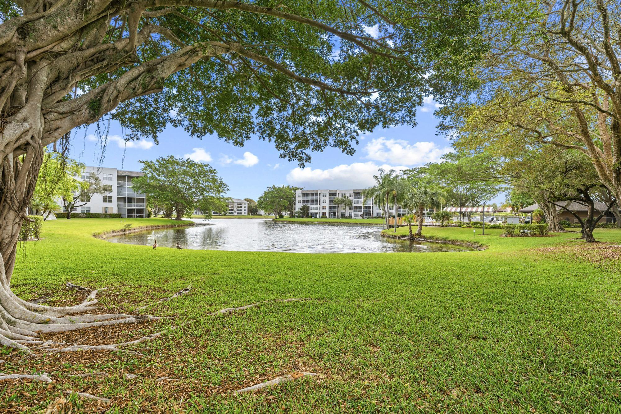 9340 Lagoon Place 206, Davie, FL 33324, Davie