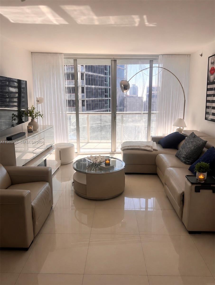 475 Brickell Avenue 3613, Miami, FL 33131, Miami