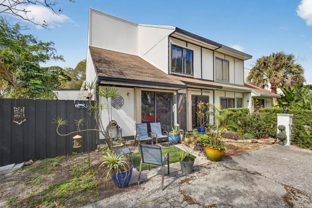 9212 Green Meadows Way, sold in Pine Cone Estates, Palm Beach Gardens, FL