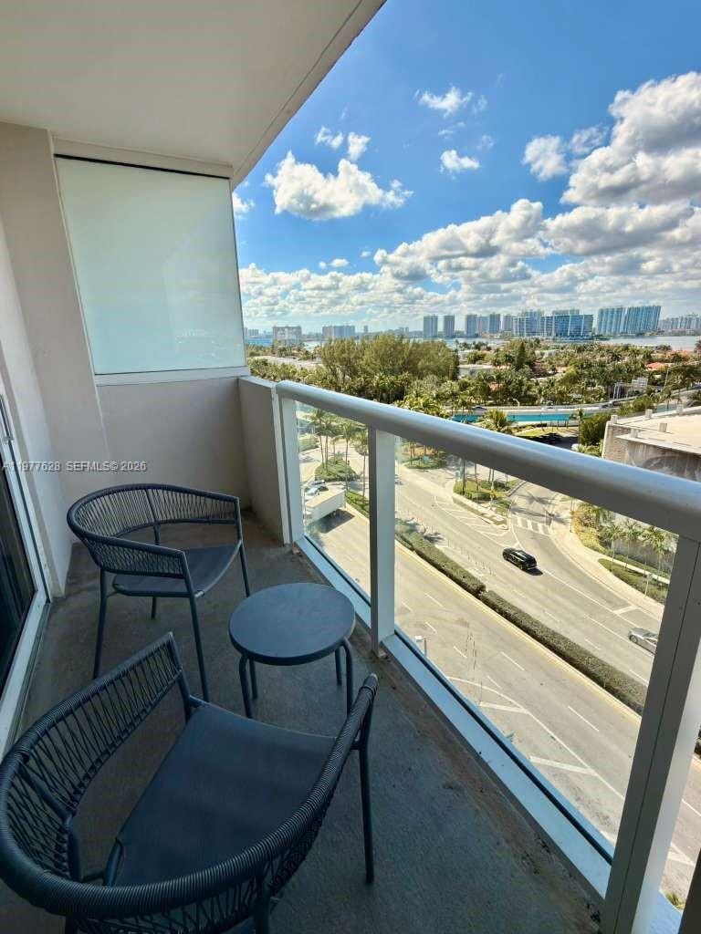 19201 Collins Avenue 933, Sunny Isles Beach, FL 33160 photo 2
