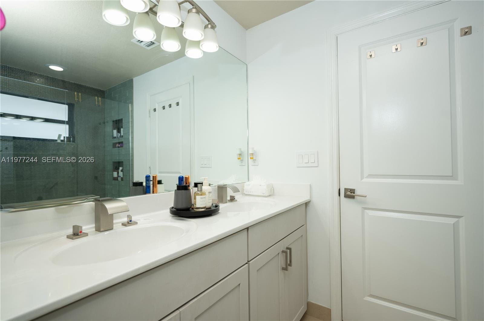340 NE 194th Lane, Miami, FL 33179 photo 17