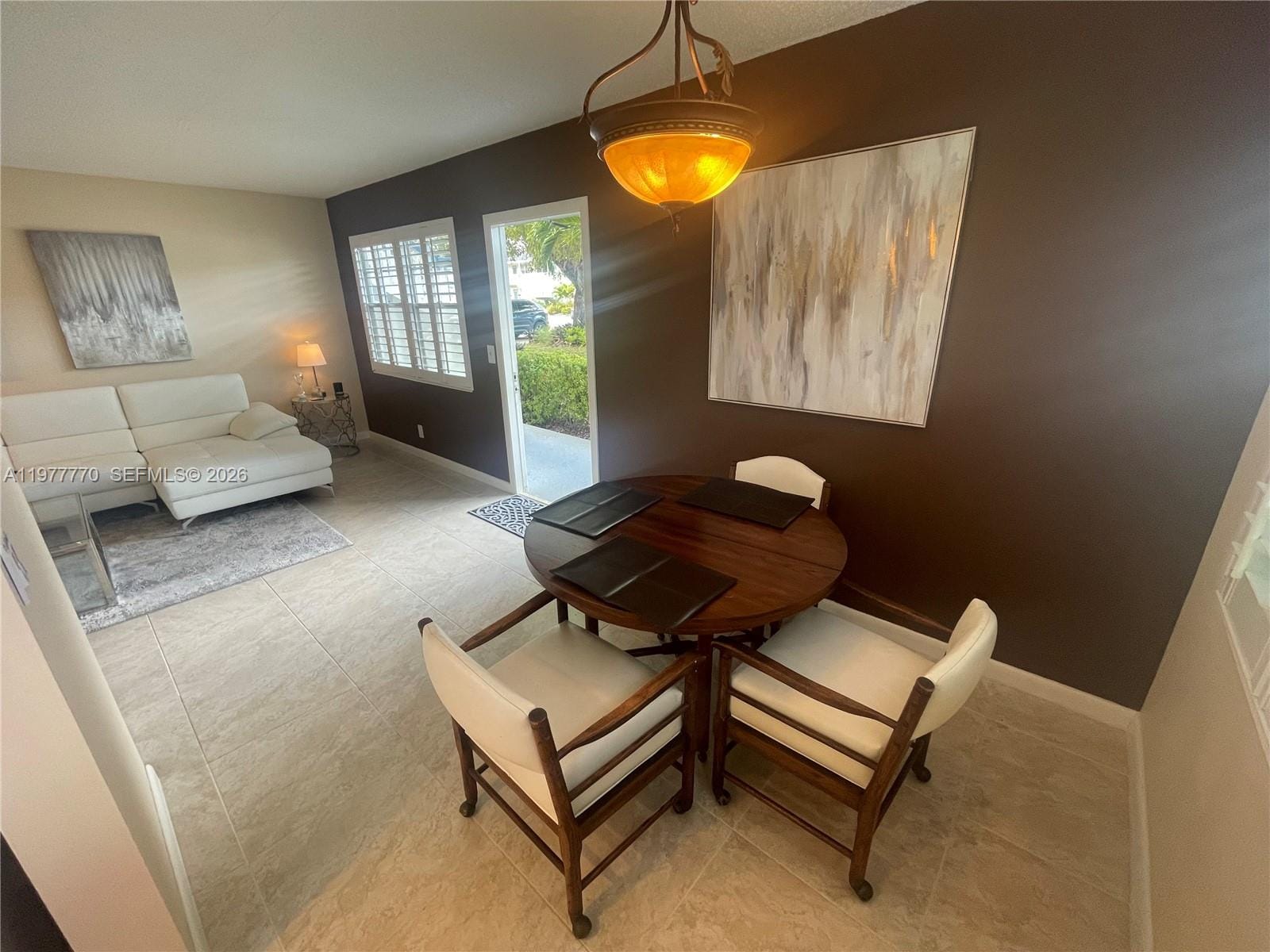 145 Newport J 145 145 — photo 3