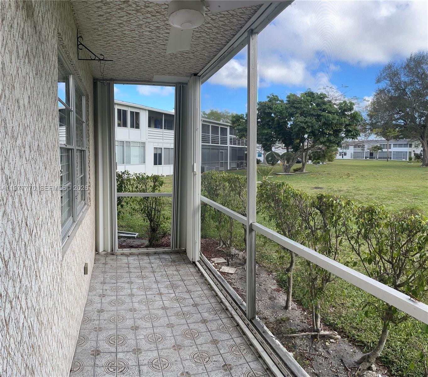 145 Newport J 145 145 — photo 8