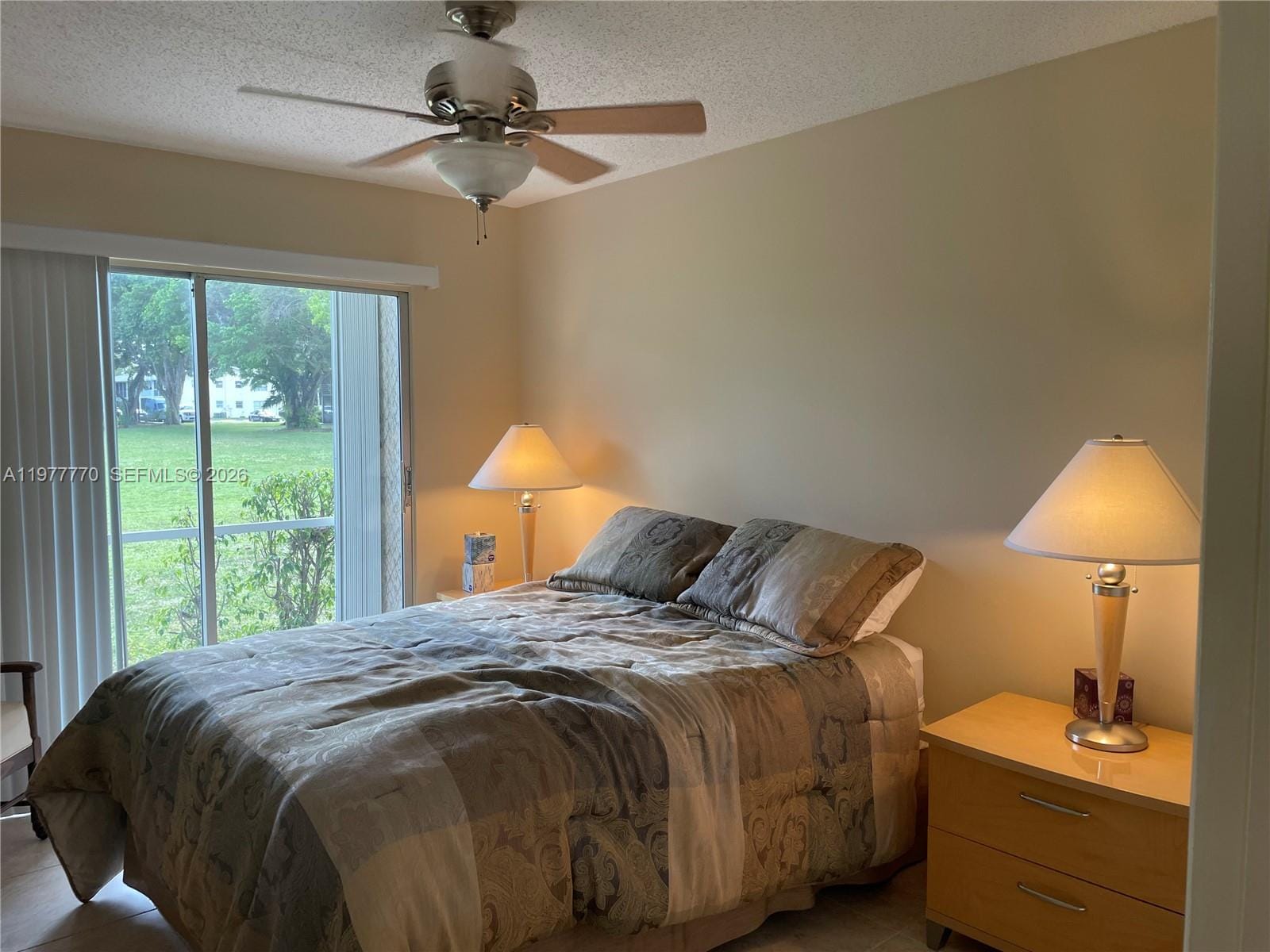 145 Newport J 145 145 — photo 10