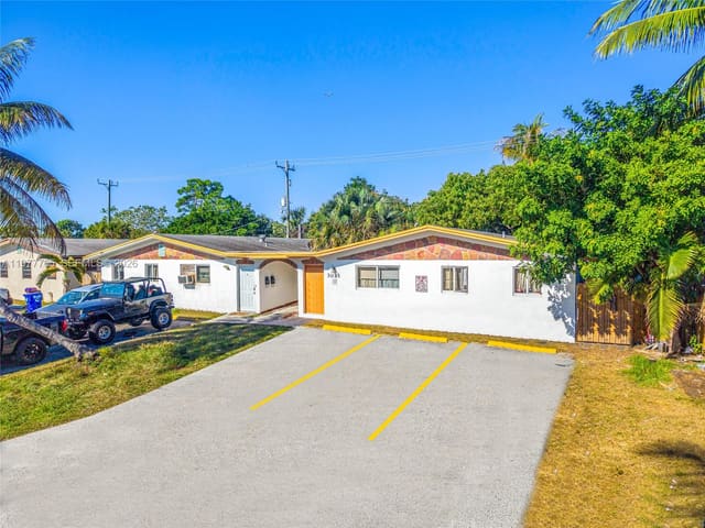 3021 NE 7th Avenue, sold in Cresthaven No 6, Pompano Beach, FL