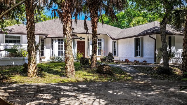 8349 150th Court N, Palm Beach Gardens, FL 33418