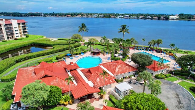 104 Half Moon Circle # C3, sold in Half Moon Bay Condo, Hypoluxo, FL