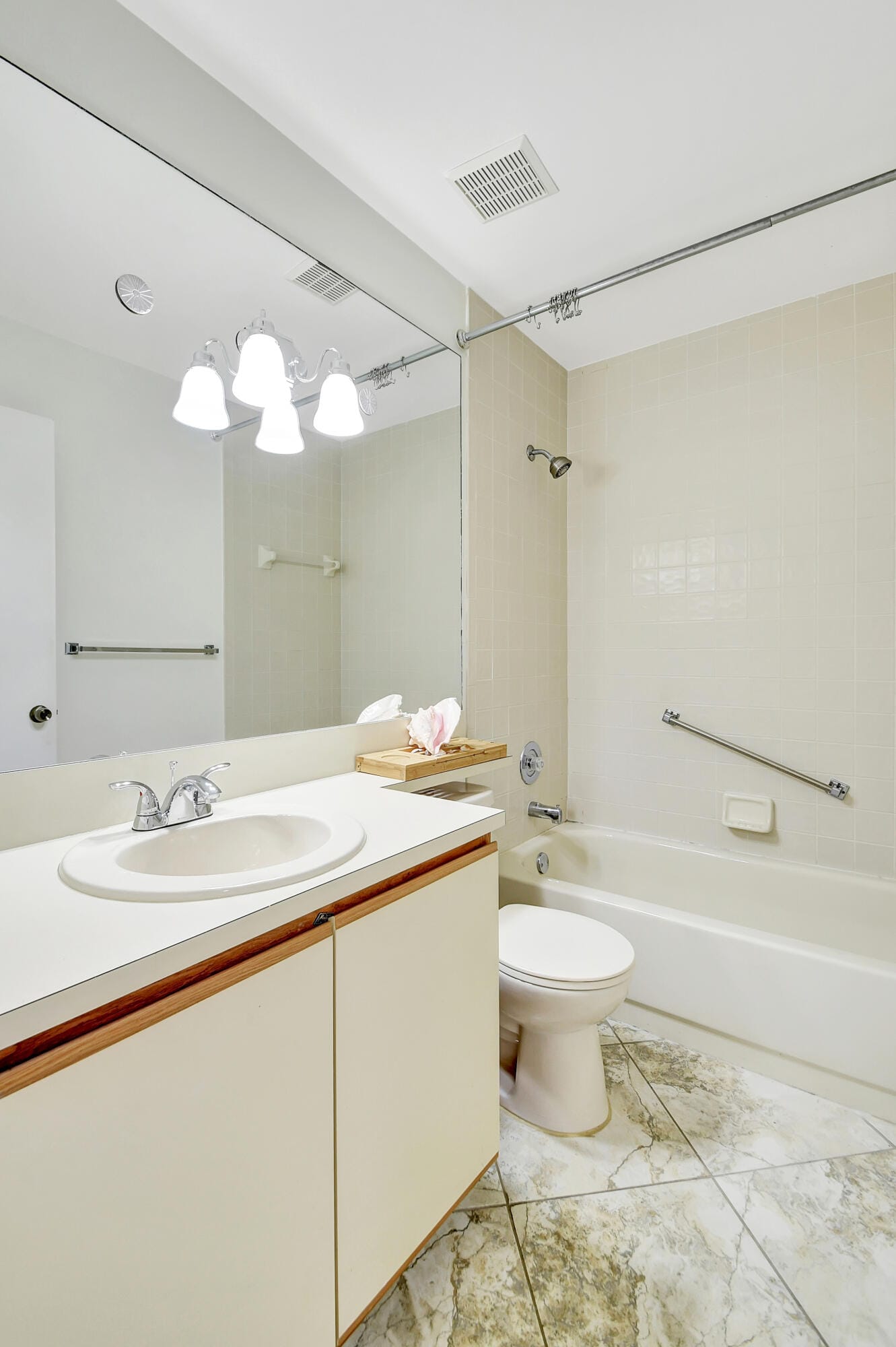 104 Half Moon Circle # C3, Hypoluxo, FL 33462 photo 22