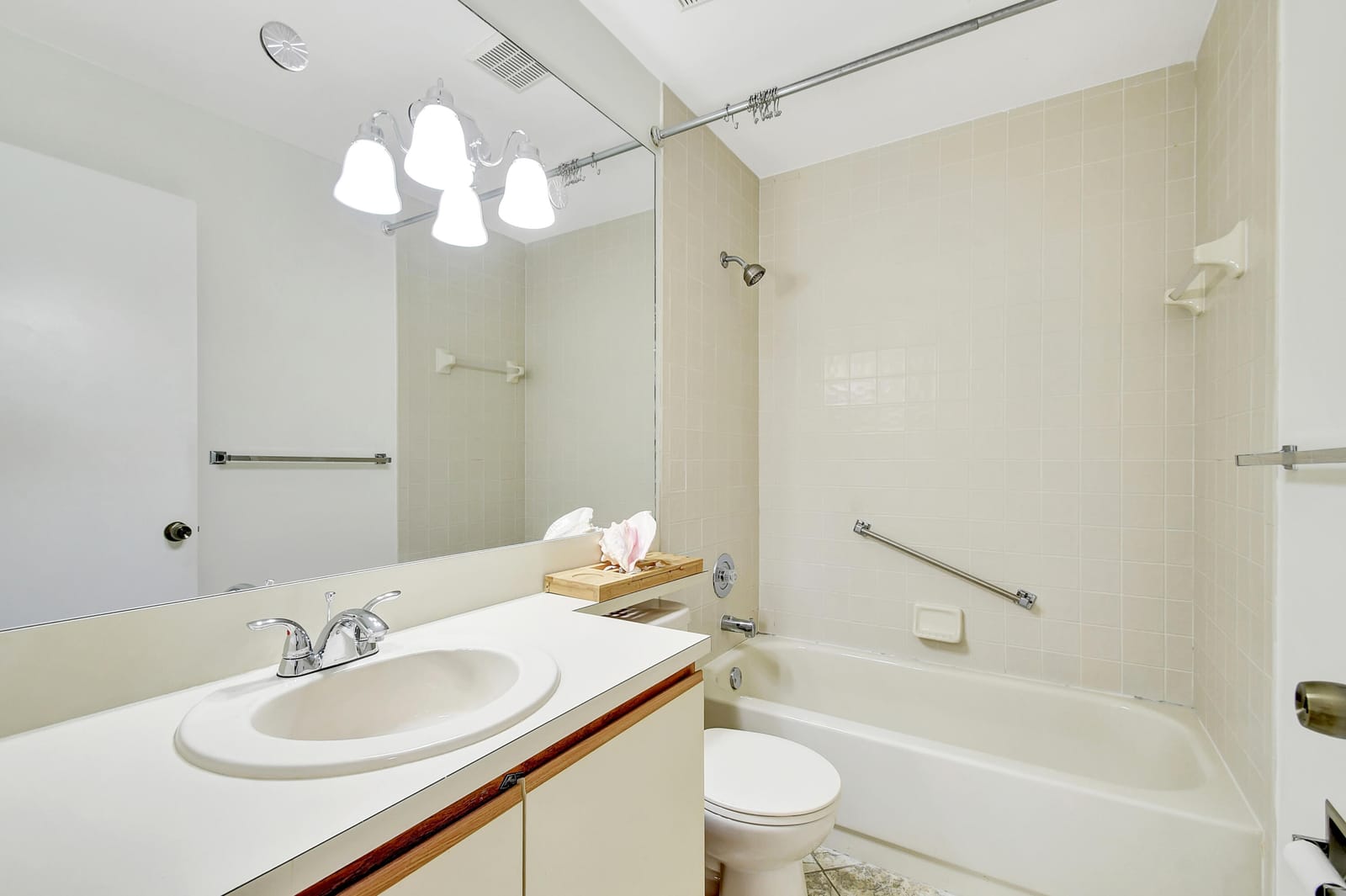 104 Half Moon Circle # C3, Hypoluxo, FL 33462 photo 23