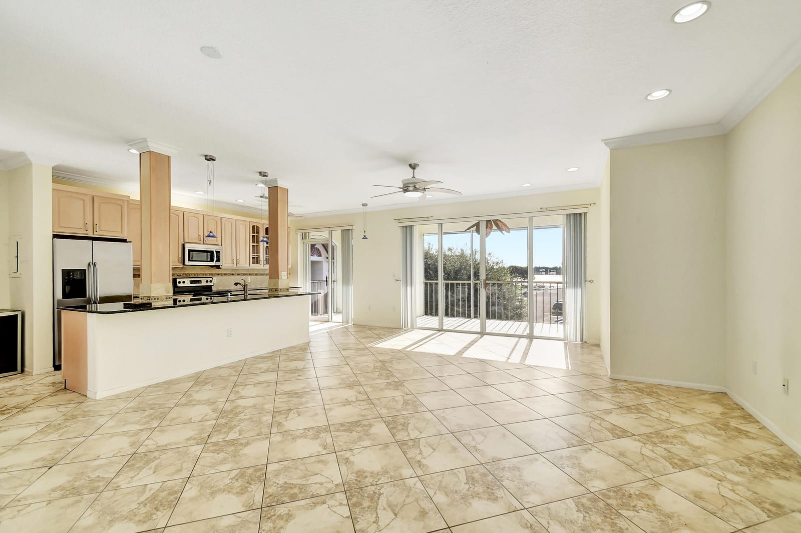 104 Half Moon Circle # C3, Hypoluxo, FL 33462 photo 5