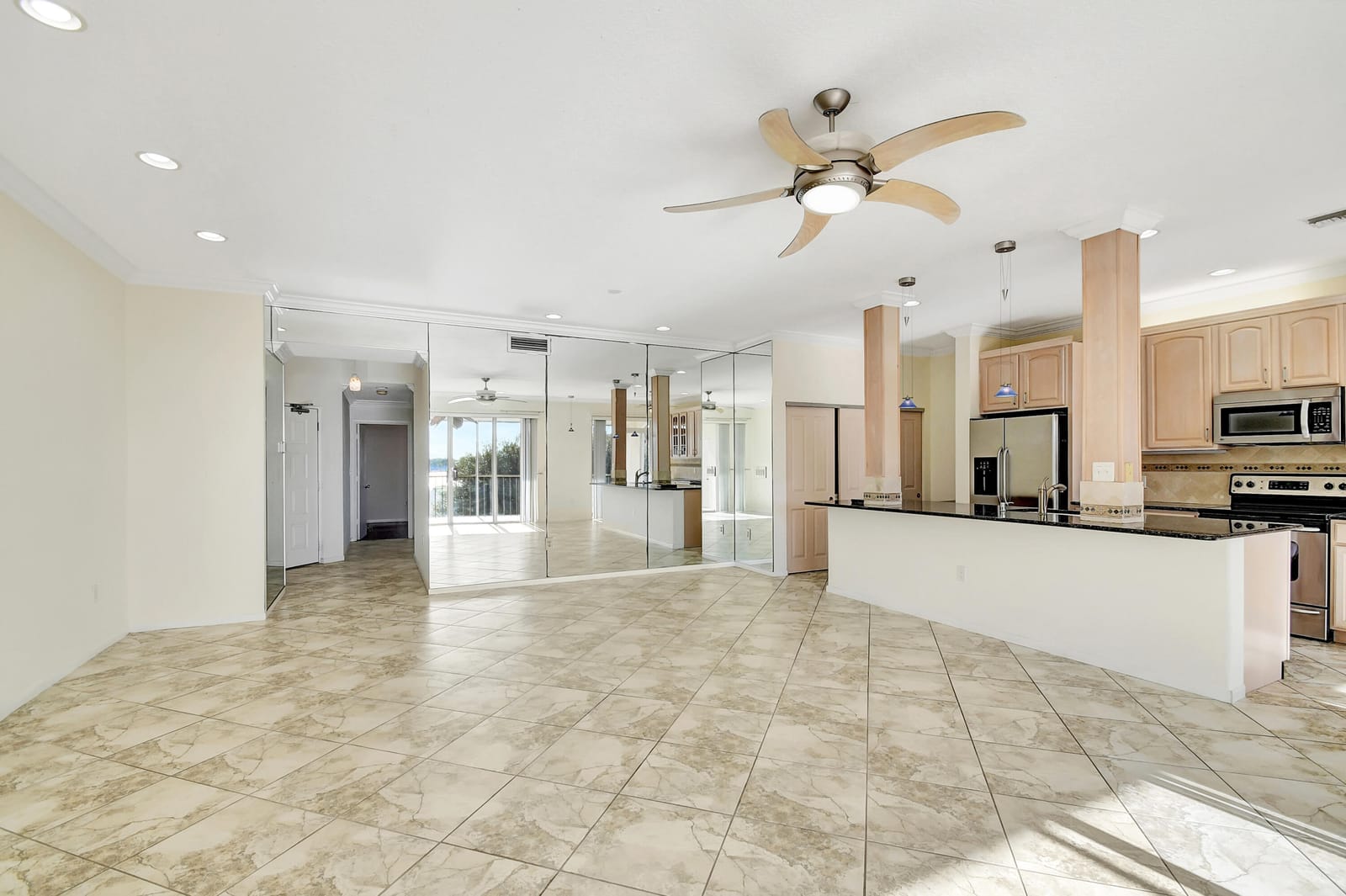 104 Half Moon Circle # C3, Hypoluxo, FL 33462 photo 7