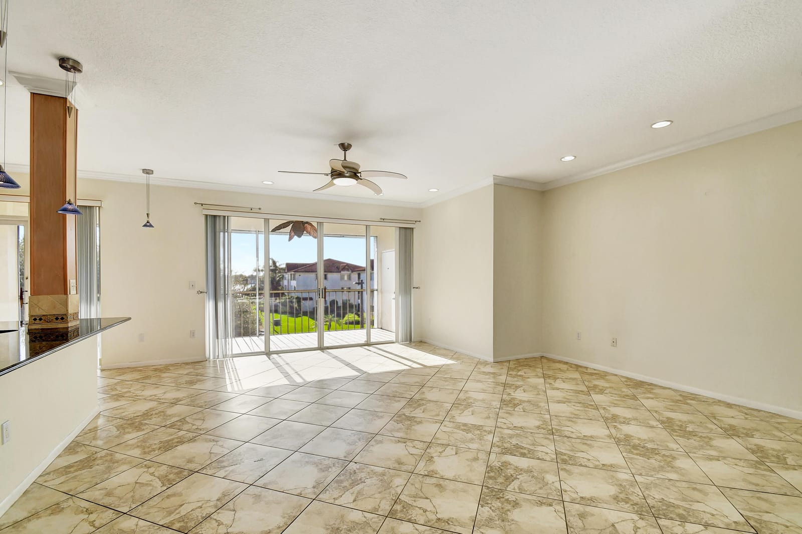 104 Half Moon Circle # C3, Hypoluxo, FL 33462 photo 9