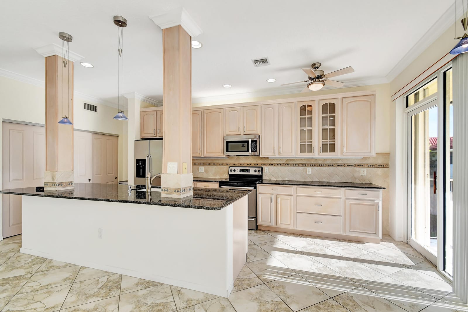 104 Half Moon Circle # C3, Hypoluxo, FL 33462 photo 10