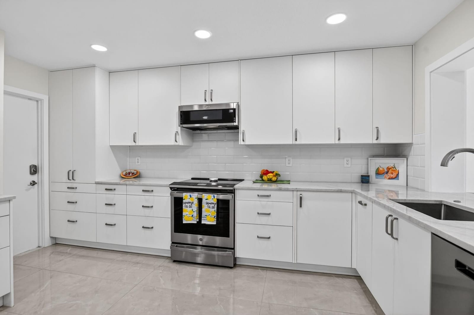 2062 SW 15th Place — photo 12