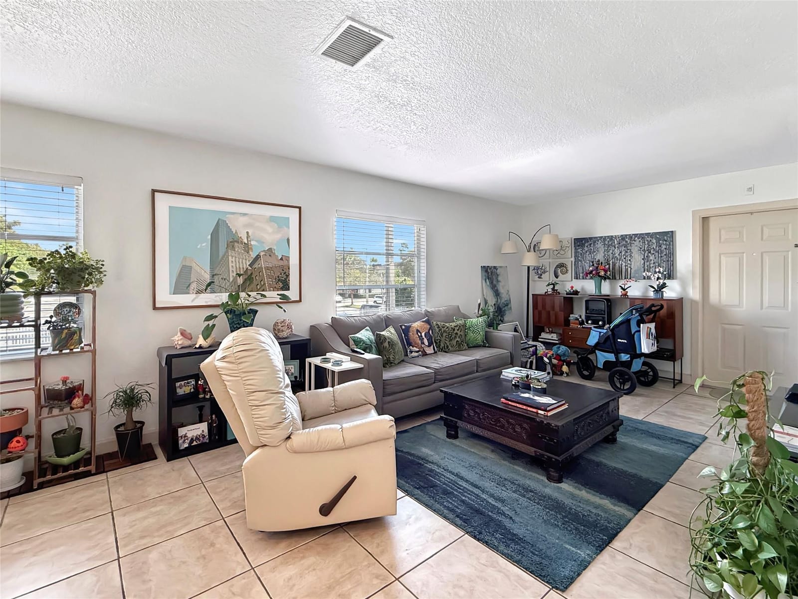 2607 NE 8th Avenue 48 — photo 3