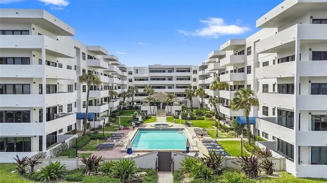 330 SE 20 Avenue 307, sold in Beach House, Deerfield Beach, FL