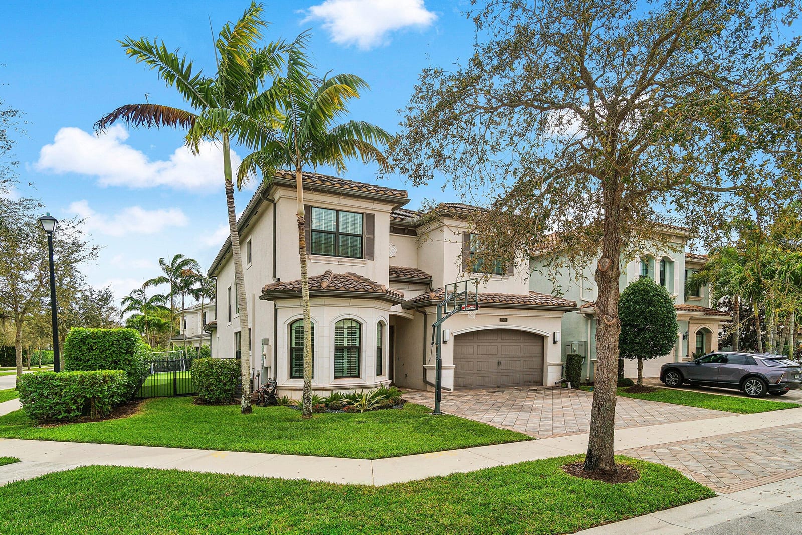 9566 Eden Roc Court — photo 2
