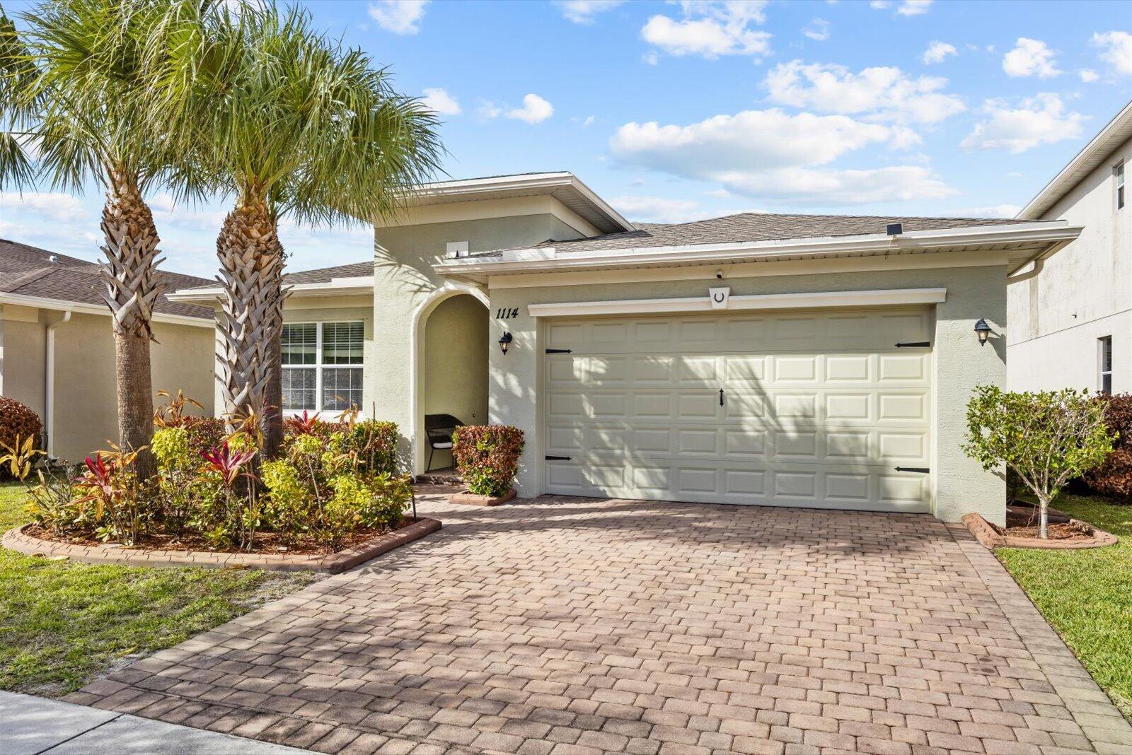 1114 NW Demedici Rd Road — photo 2
