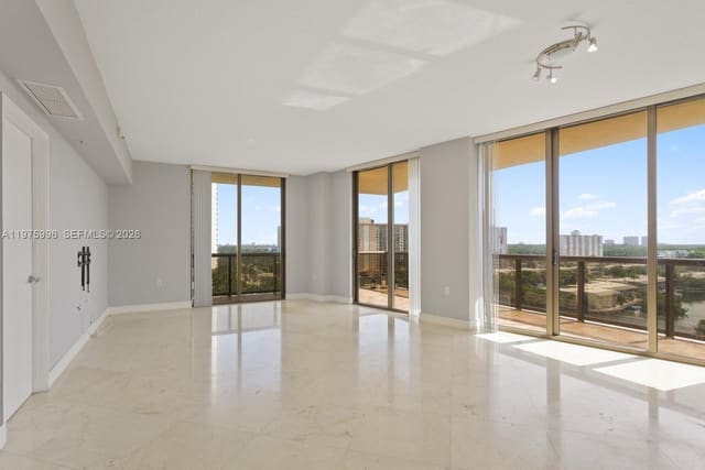 16275 Collins Avenue 904, Sayan, Sunny Isles Beach, FL