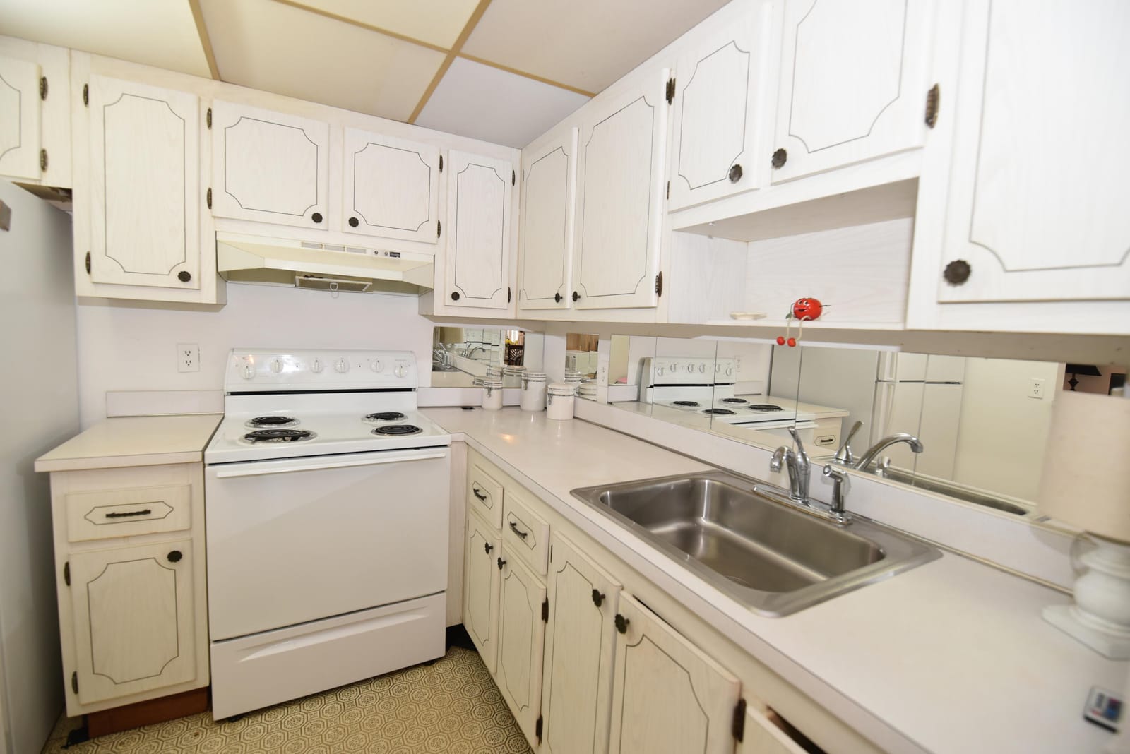 715 Saxony O, Delray Beach, FL 33446 photo 2