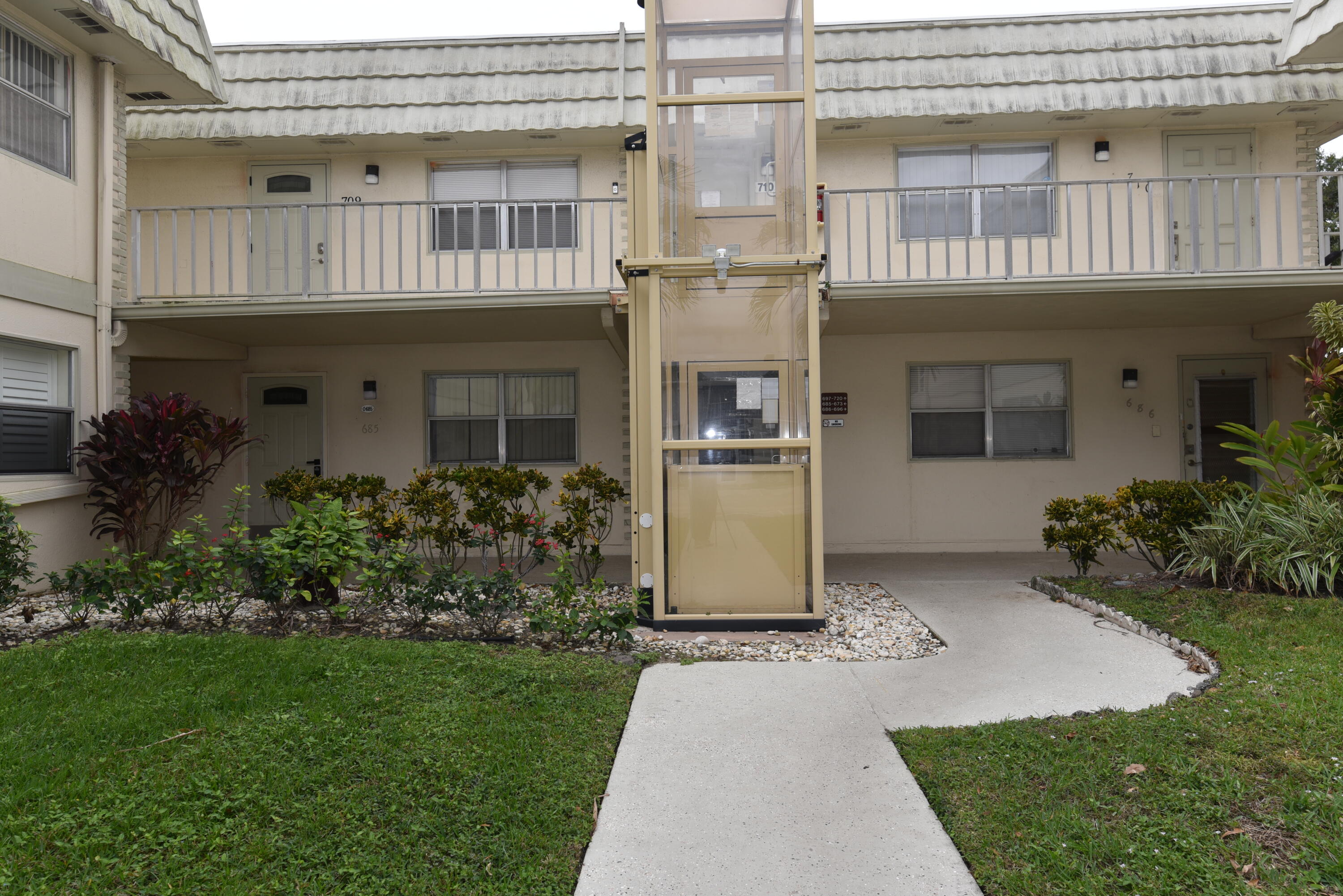 715 Saxony O, Delray Beach, FL 33446, Delray Beach