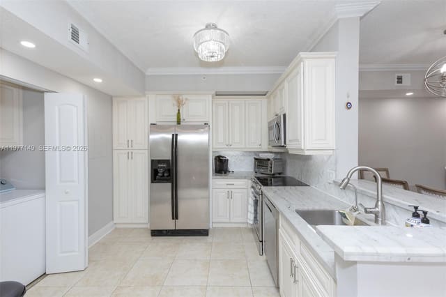 6976 SW 39th Street G204, sold in Courtyards At Davie Condo, Davie, FL