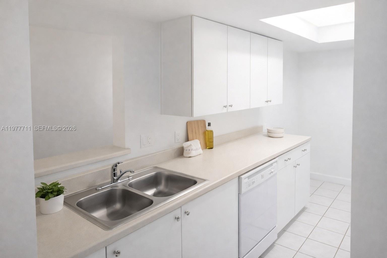 5077 NW 7th Street 903, Miami, FL 33126 photo 5