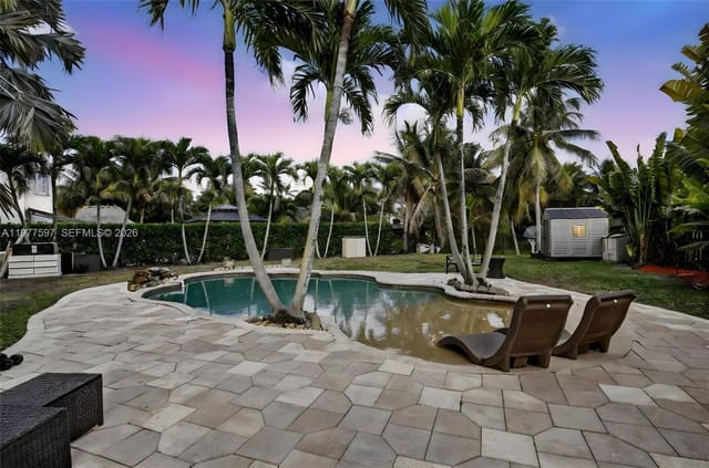 10614 SW 17th Place, Davie, FL 33324