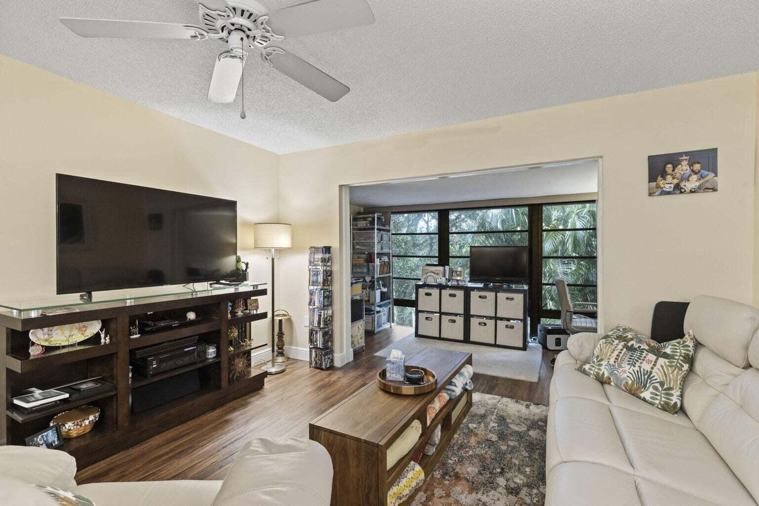 2302 Sunrise Boulevard 206 — photo 5