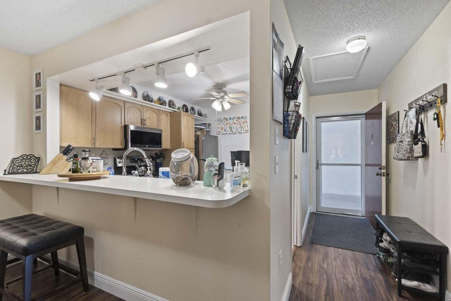 2302 Sunrise Boulevard 206 — photo 9