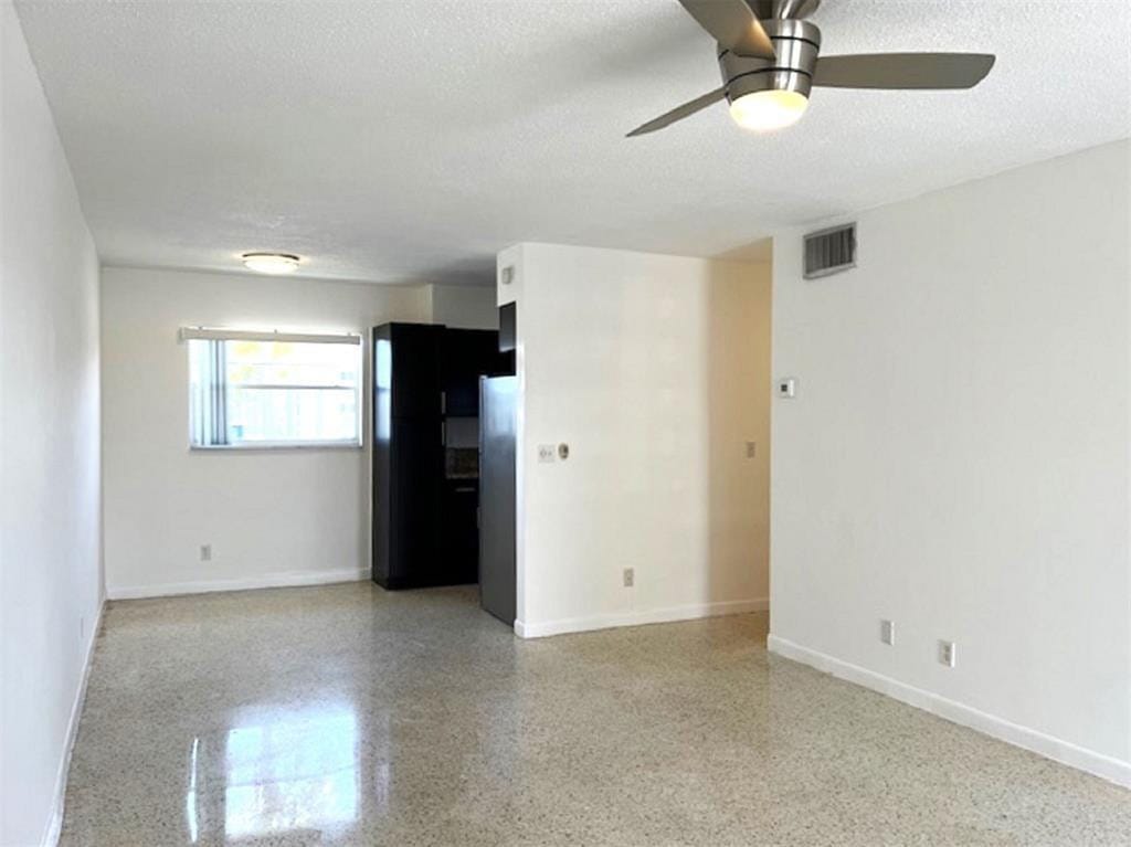 270 NE 40th Street 26 — photo 2