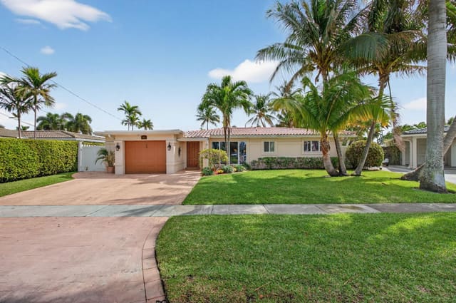 900 SE 3rd Terrace, sold in Cypress Harbor 5th Sec 50, Pompano Beach, FL