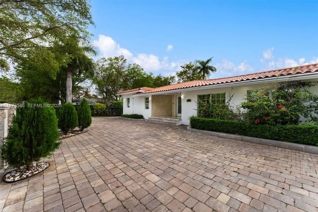 400 SW 24th Road, Miami, FL 33129